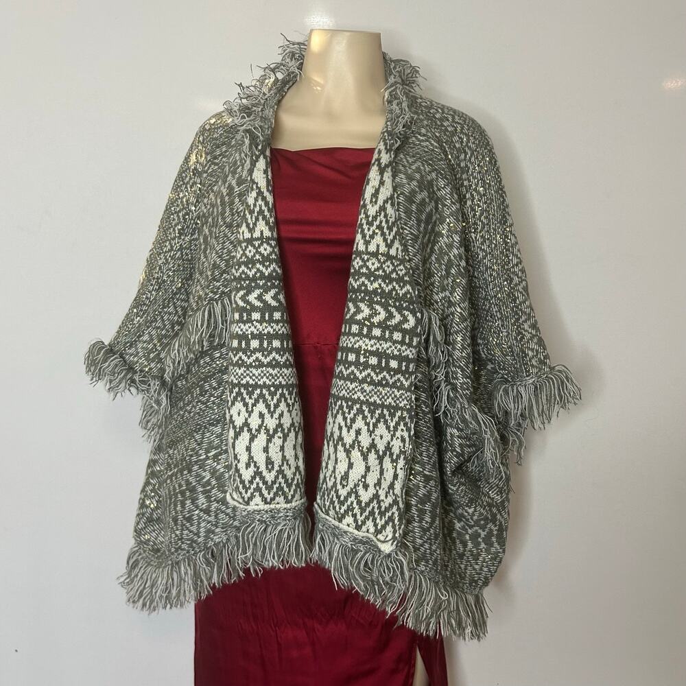 Boho Gray Cream Geometric Fringe Poncho Wrap Gold Metallic Accents Open Front